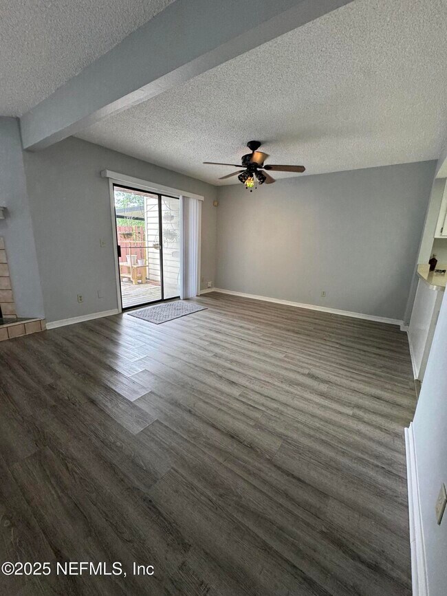 Building Photo - 1616 Mardis Pl W