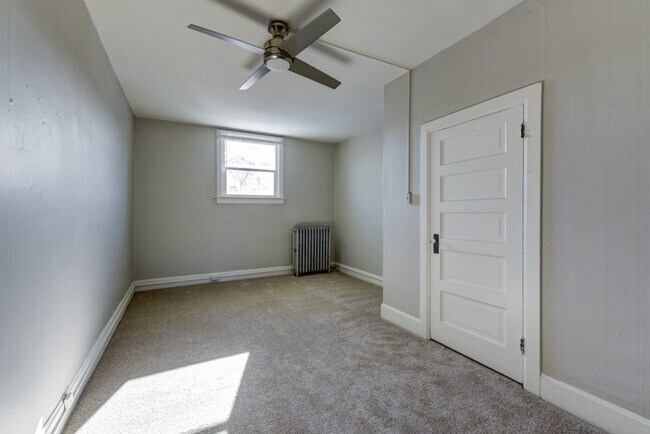 Building Photo - 1553 Steele St