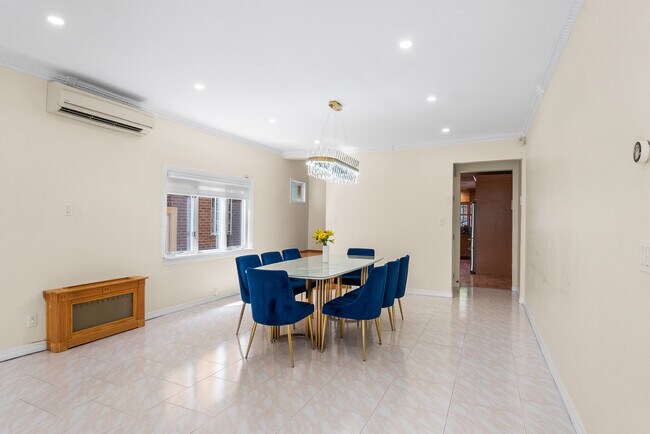 Foto del edificio - 2066 Batchelder St