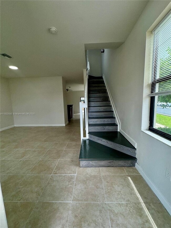 Foto del edificio - 3204 SE 5th St