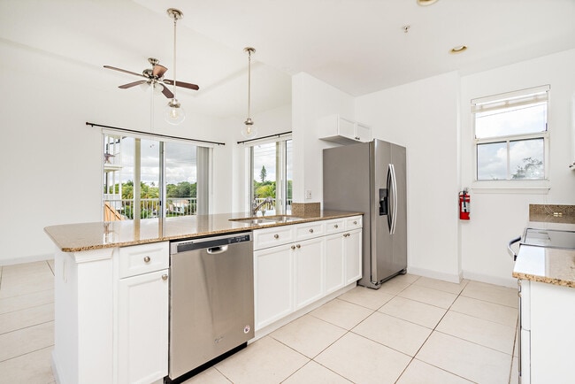 Building Photo - 3960 N Flagler Dr