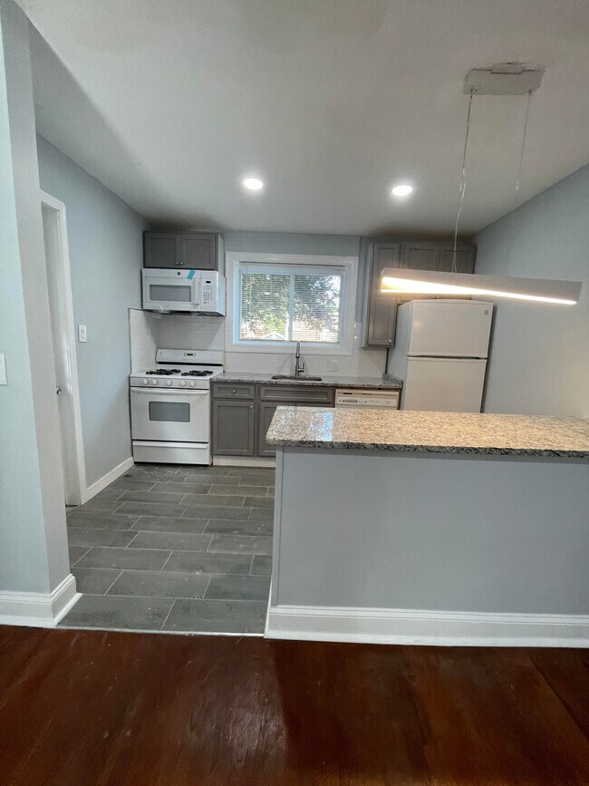 main level kitchen - 5021 13th St NE