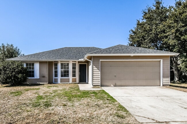 Building Photo - 2643 Pinewood Blvd E