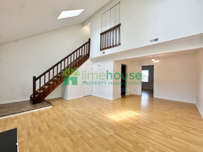 Foto del edificio - 3207 Creekside Dr