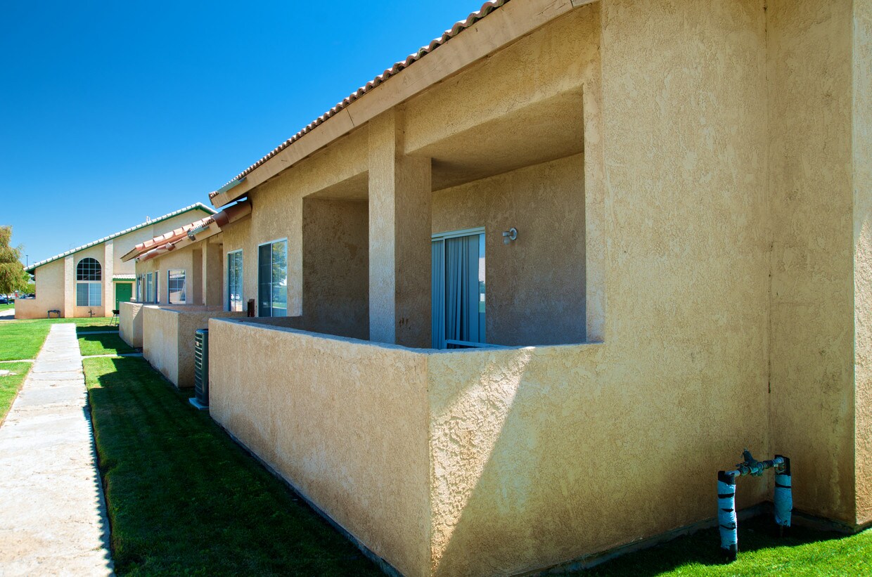 Foto del edificio - 44510 16th St E