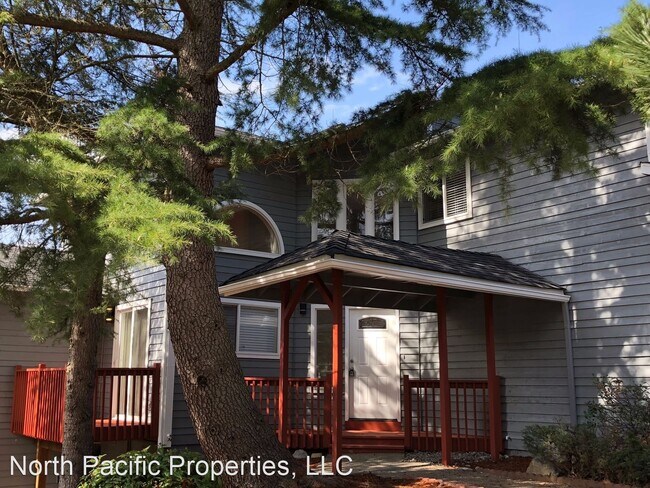 Building Photo - 5 br, 3 bath House - 3007 Cedar Ave S