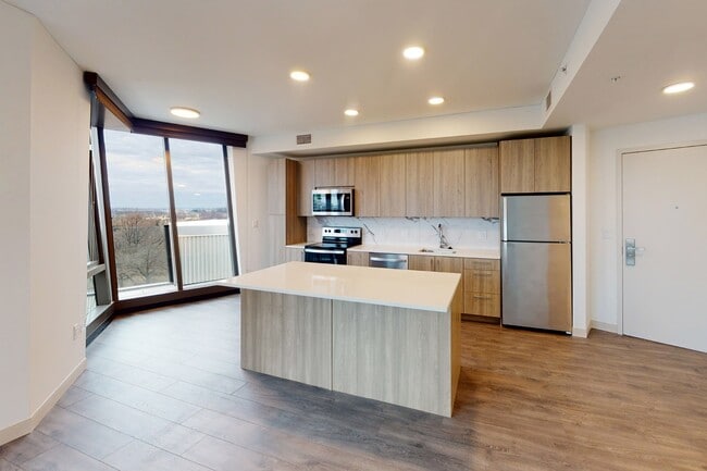 Interior Photo - One Hundred Above the Park