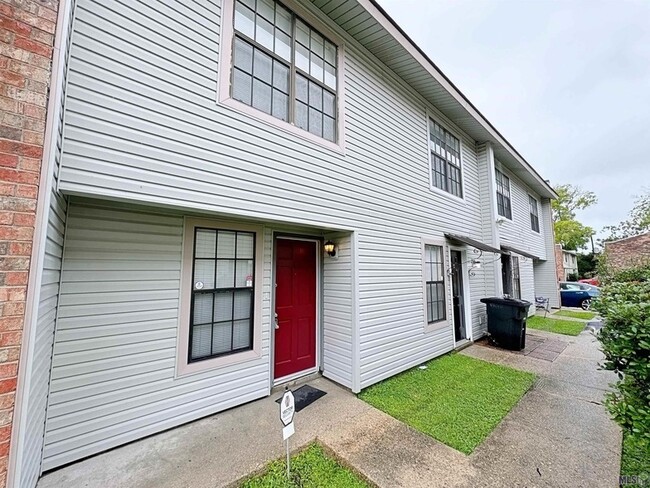 Building Photo - 4343 Rue De Belle Maison