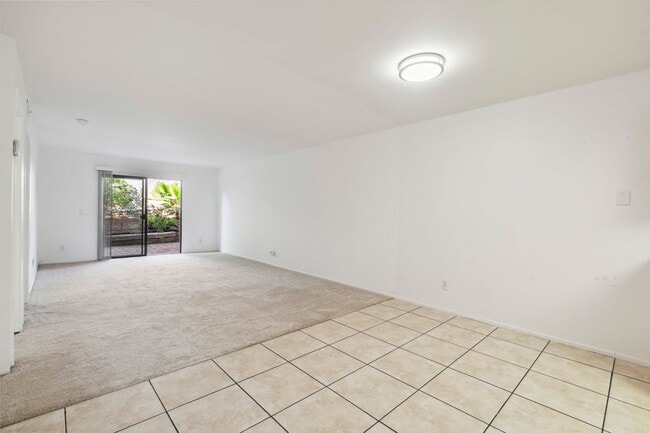 Foto del edificio - 1745 Los Feliz Dr