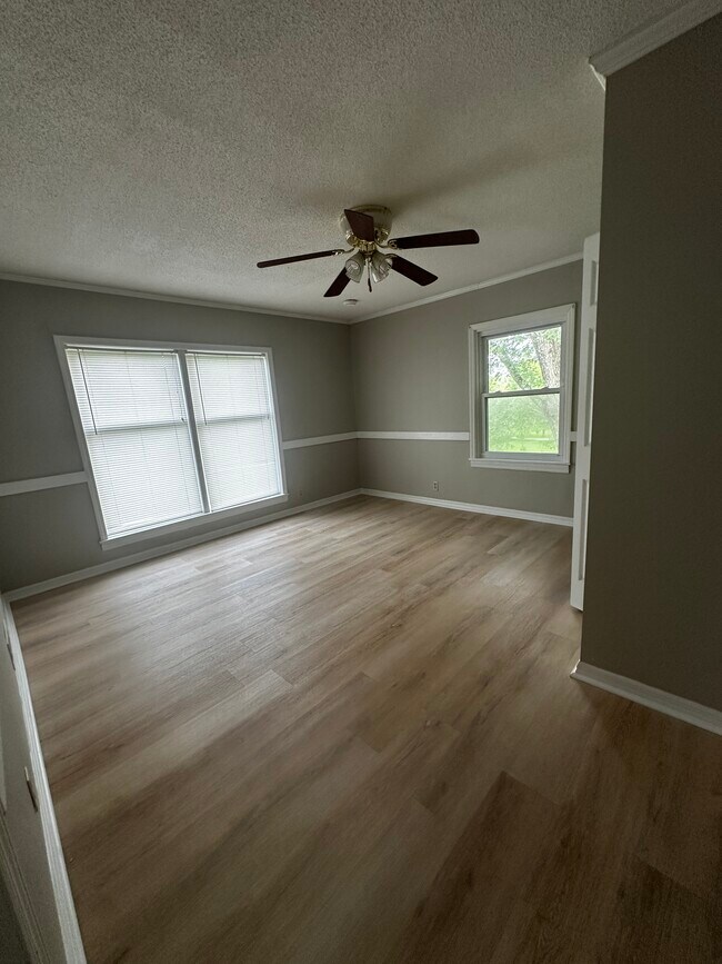 Foto del edificio - 1424A Rock Springs Rd