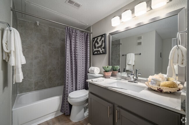 1BR, 1BA - 827SF - The Sutton Apartments