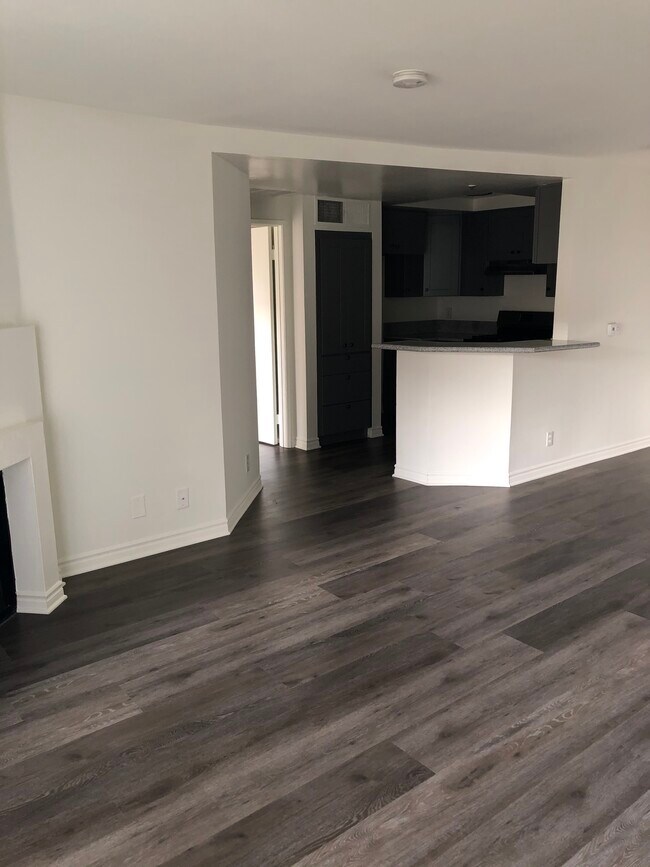 Foto del edificio - 1200 Mansfield N Ave