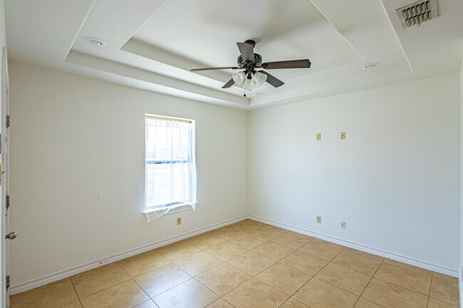Foto del edificio - 420 E Montgomery St