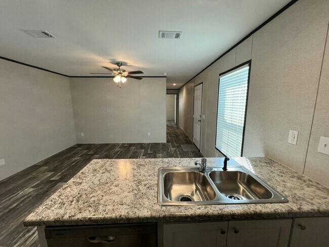 Building Photo - 69 Tower Manor Cir E