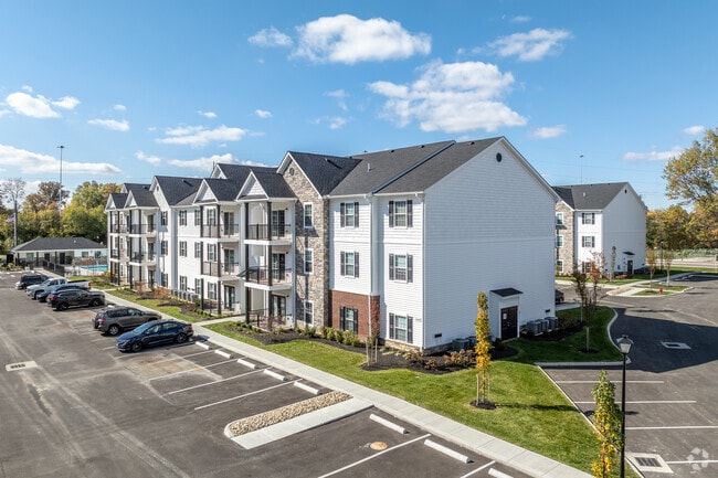 Building Photo - East Meadows