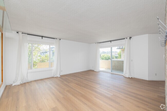 2HAB, 2BA - 990 ft² - Sala de estar - 3526 Keystone Ave