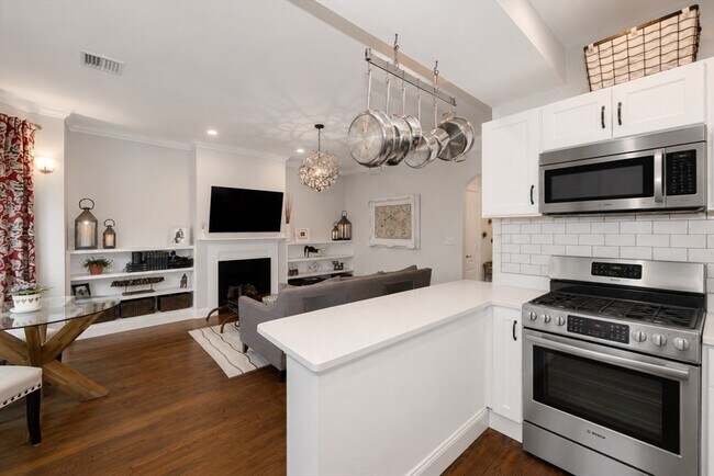 Foto del edificio - 656 E 7th St