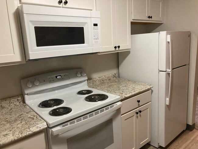 Building Photo - 512 Kellywood Mnr