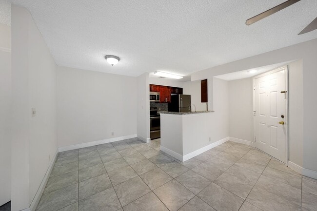 Building Photo - 2926 S University Dr