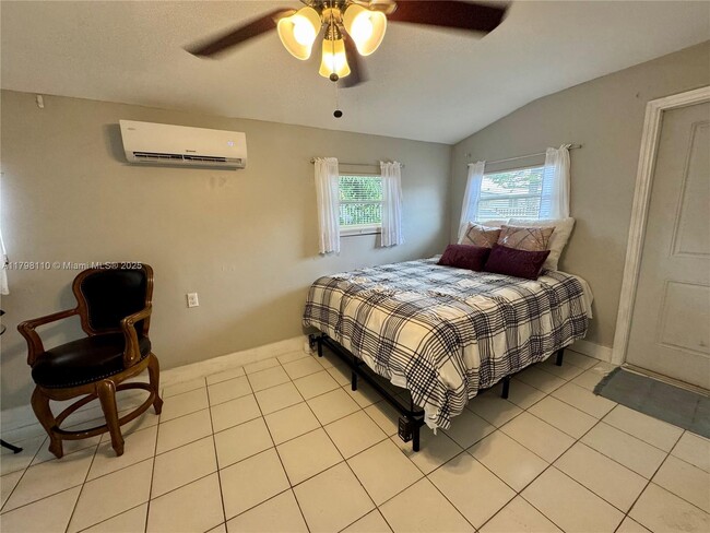 Foto del edificio - 17830 NE 6th Ct
