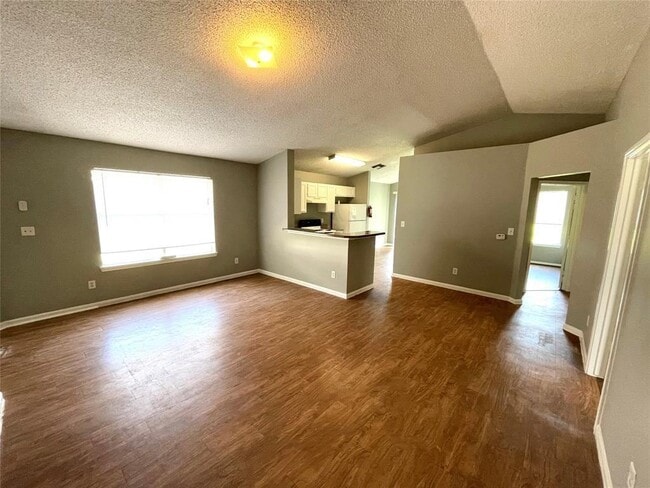Foto del edificio - 15823 Ridgecroft Rd