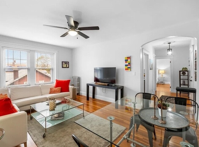 Building Photo - 68 Linden St