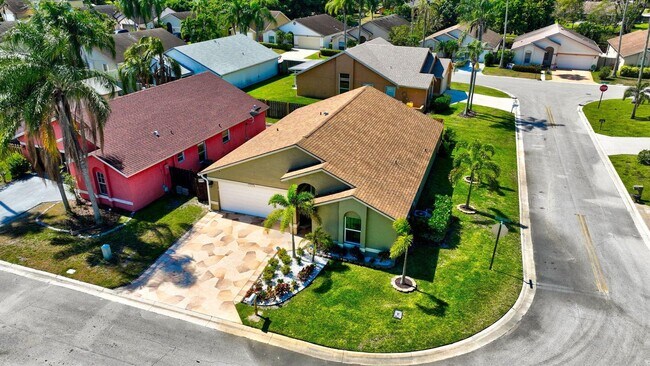 Building Photo - Waterway Cove