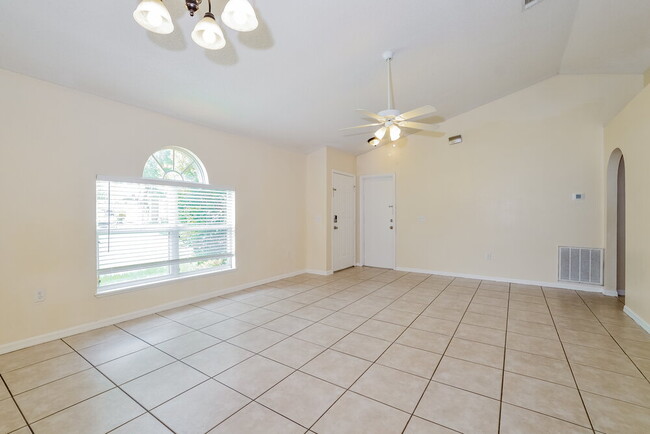 Building Photo - 12641 Parkbury Dr