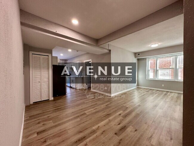 Building Photo - 5931 Maple Ave