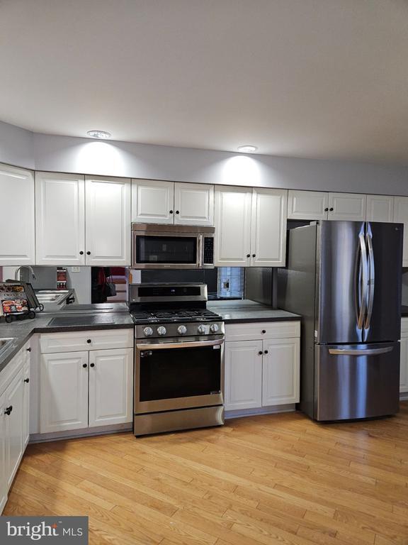 Building Photo - 45 Coriander Dr