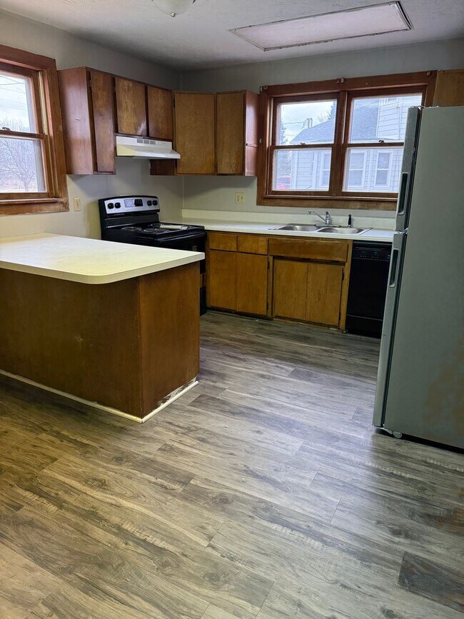 Building Photo - 3 Bedroom Home - Daleville