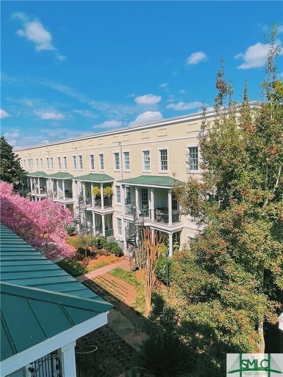 Foto del edificio - 304 W Jones St