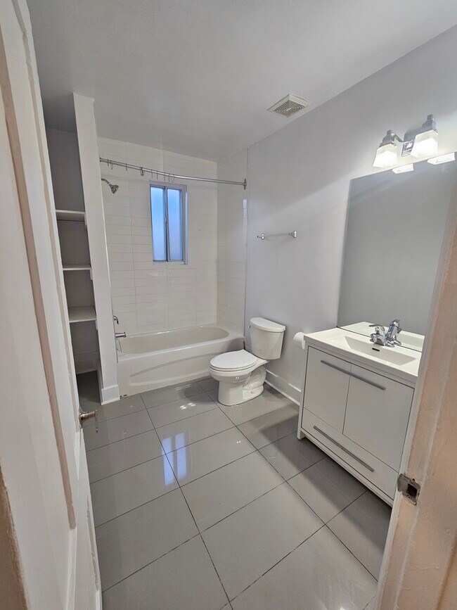 Photo du bâtiment - 1309 Gerrard St E