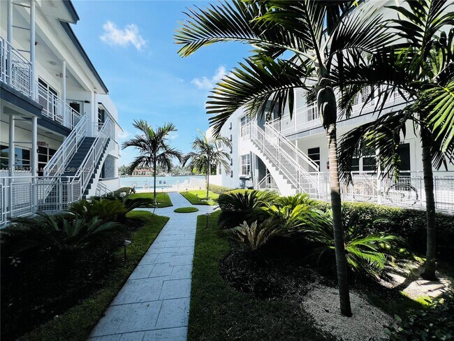 Foto del edificio - 960 Bay Dr