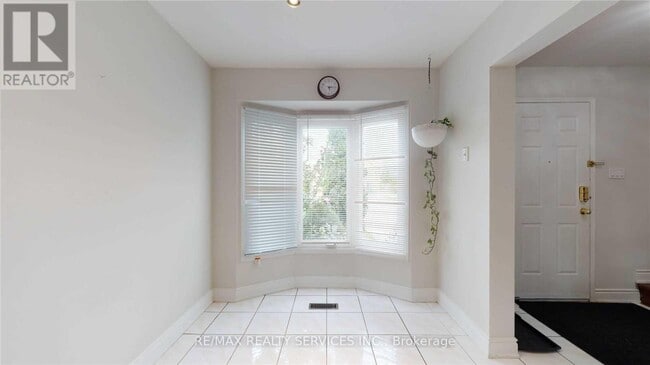 Building Photo - 44 Elmstead Ct