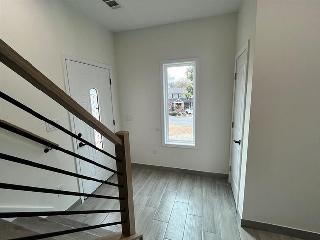 Foto del edificio - 4500 Kings Lake Dr