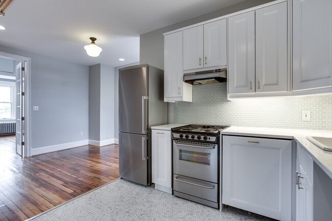 Building Photo - 1127 Fairmont St NW