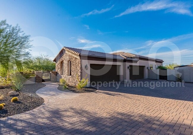 Building Photo - 6762 W Hombre Rd