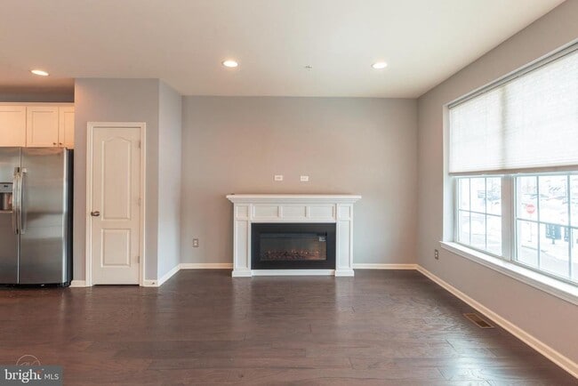 Building Photo - 2305 Maci's Cir