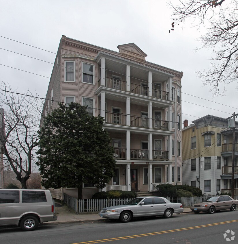 Primary Photo - 36-38 Hill St