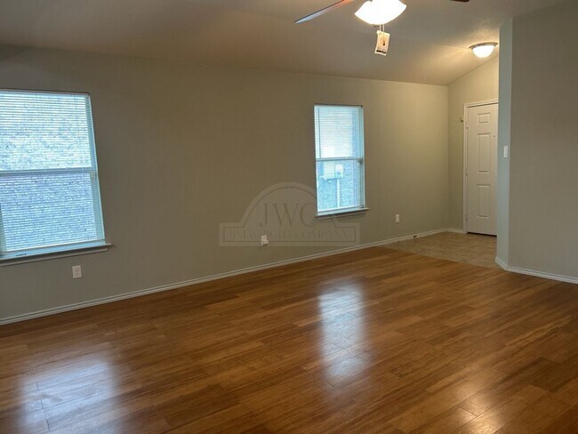 Foto del edificio - 6405 Clear Brook Dr
