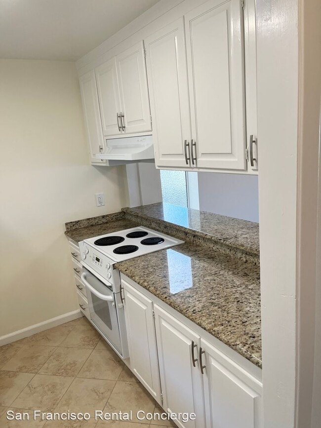 Building Photo - 2 br, 1.5 bath House - 170 Upper Via Casit...