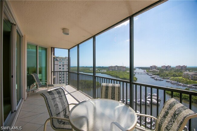 Foto del edificio - 430 Cove Tower Dr