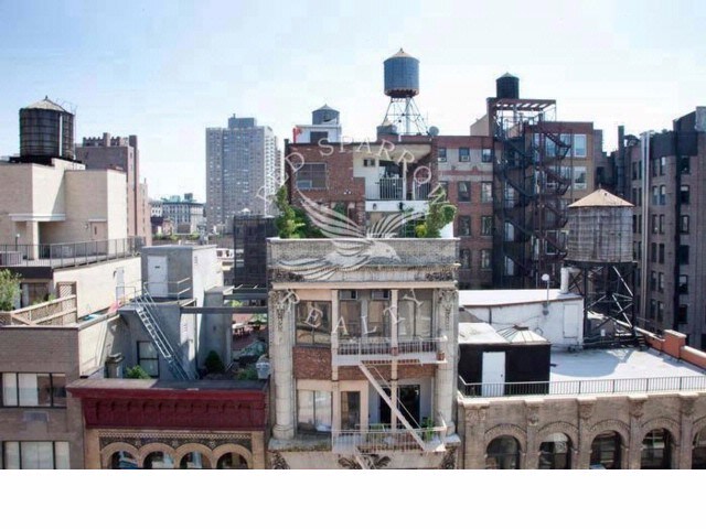 Building Photo - 40 E 12th St