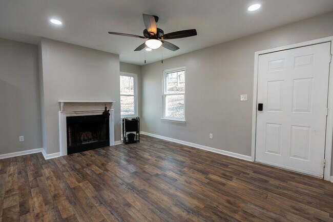 Foto del edificio - 3 Bed, 2 Bath, Rancher in Harpers Ferry, WV