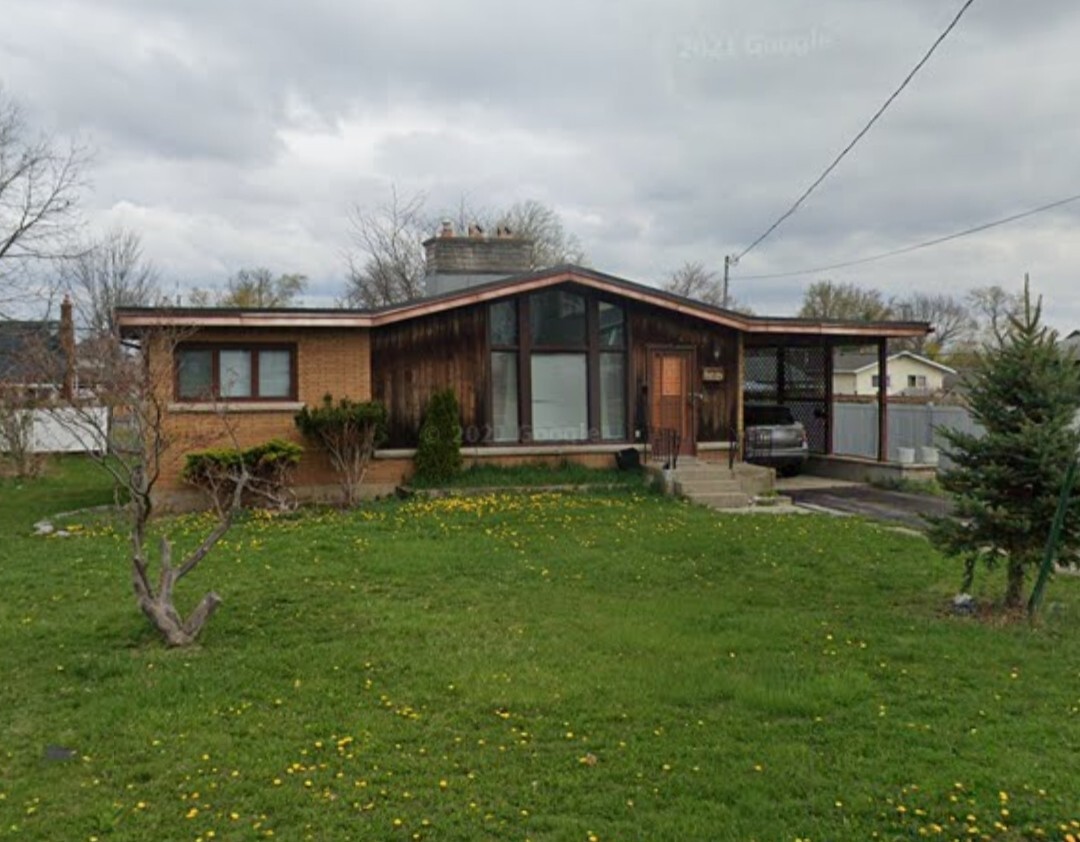 Primary Photo - 222 Bowen Rd