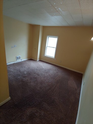 Building Photo - 9 New Pruyn St