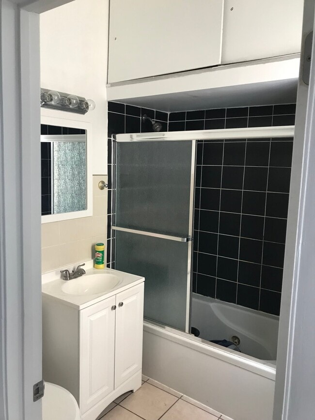 Photo - 3343 N Troy St Apartment