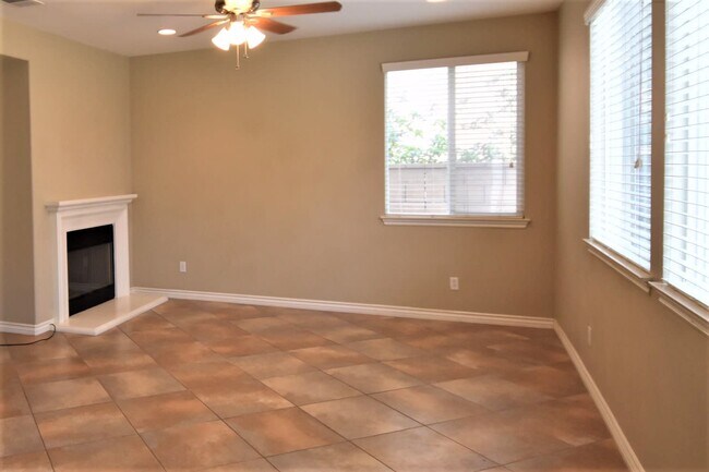 Foto del edificio - 5584 Shady Dr