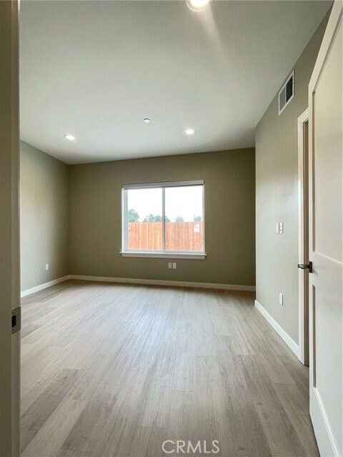Building Photo - 4251 Live Oak Ave